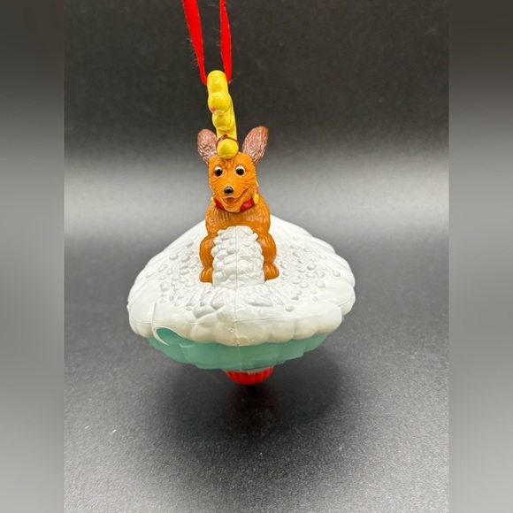 How The Grinch Stole Christmas Dog Max In Snow Christmas Ornament Top Spins VTG - Picture 6 of 9